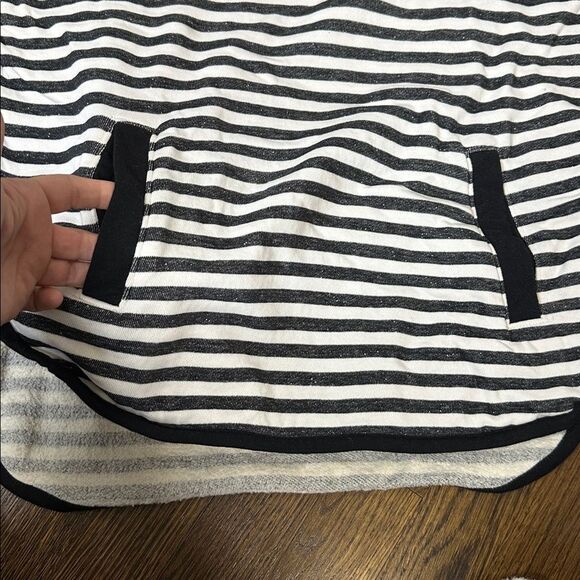 Duffield Lane Black & White Stripe Quarter Zip - Size Small - Picture 2 of 8